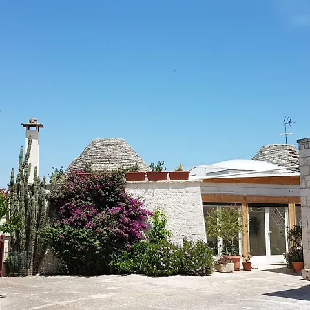 Trulli Della Masseria Staffone 度假居 阿尔贝罗贝洛